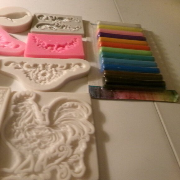 25 new rubber craft molds & 1 package of clay. - Picture 3 of 5